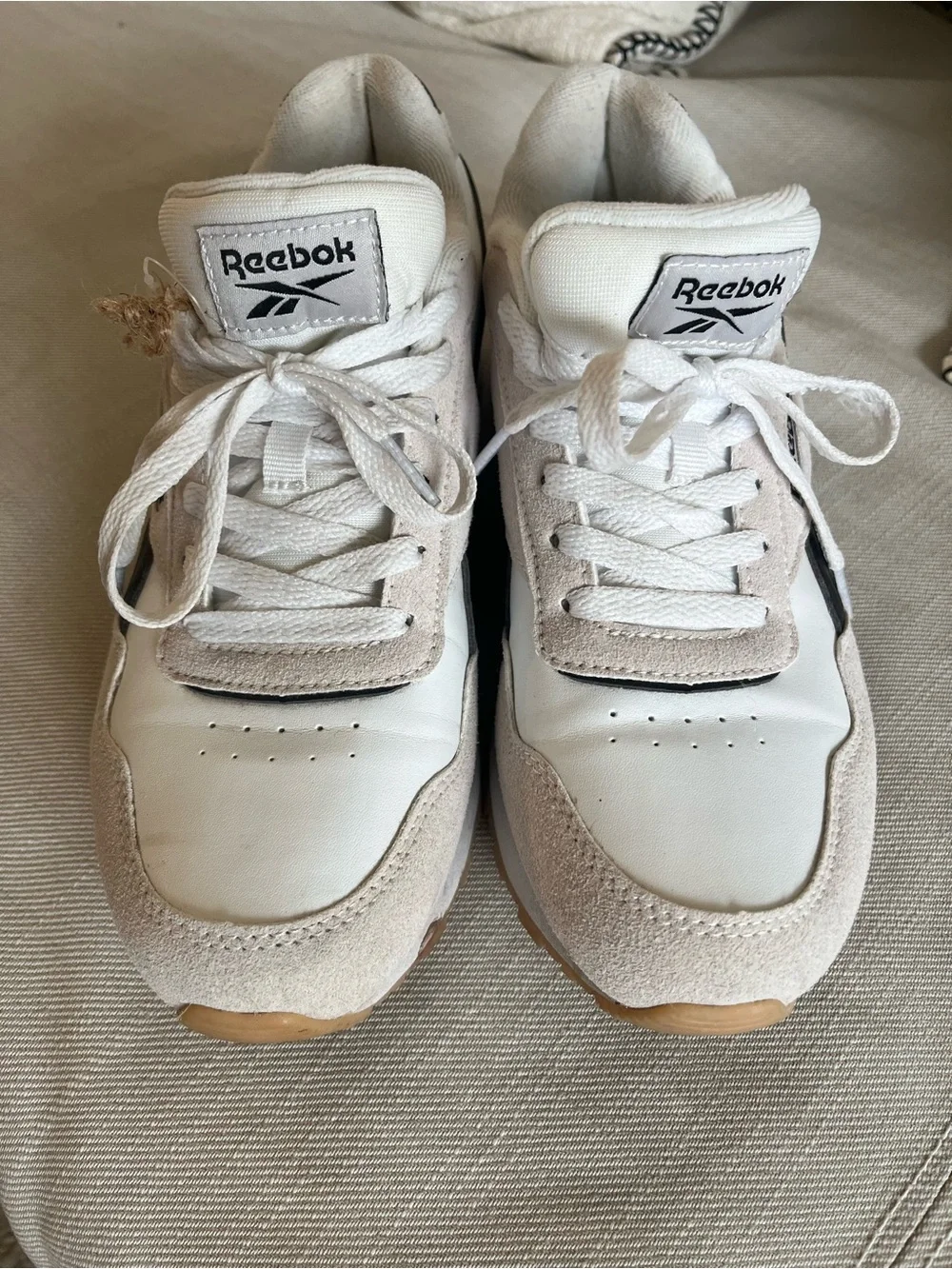 Reebok Ladies white sneakers. Size 8.5 (like new)